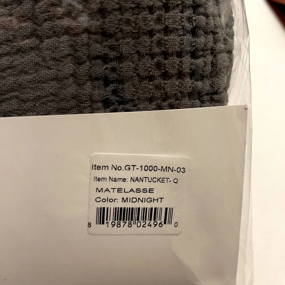 Pom Pom at Home Nantucket Gray Midnight Matelassé Quilt NWT Size Queen